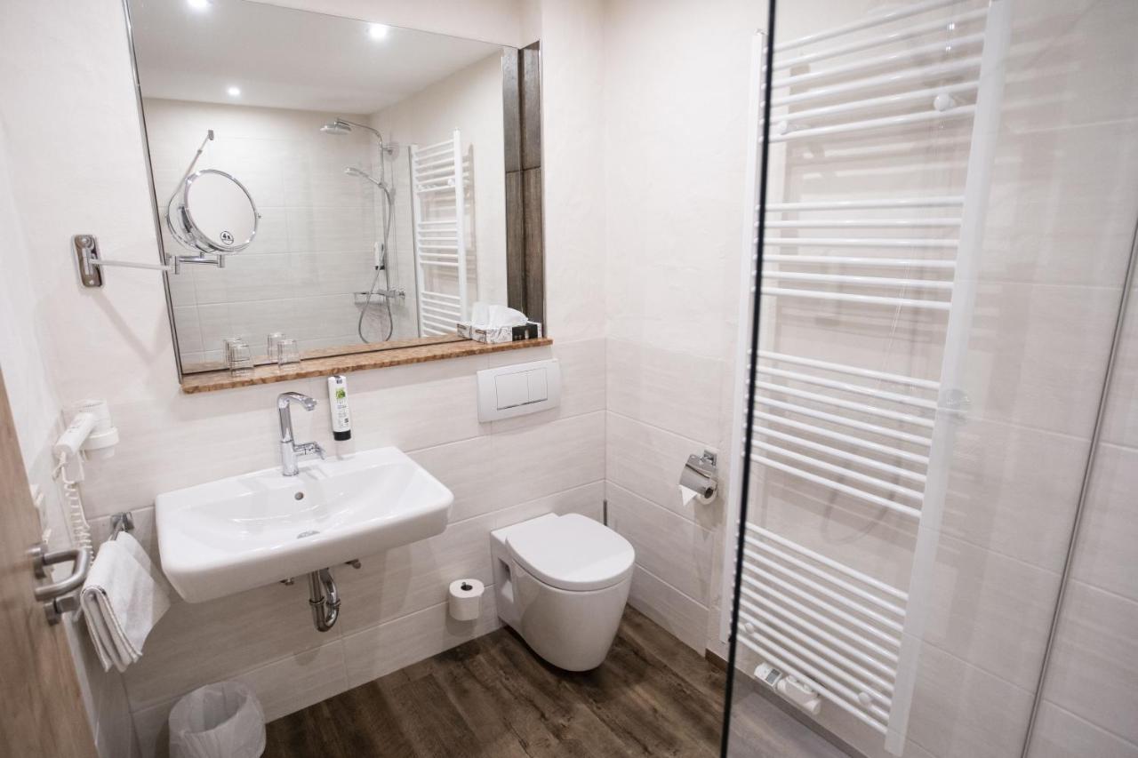 Wellnesshotel Buergerstuben Вилинген Екстериор снимка
